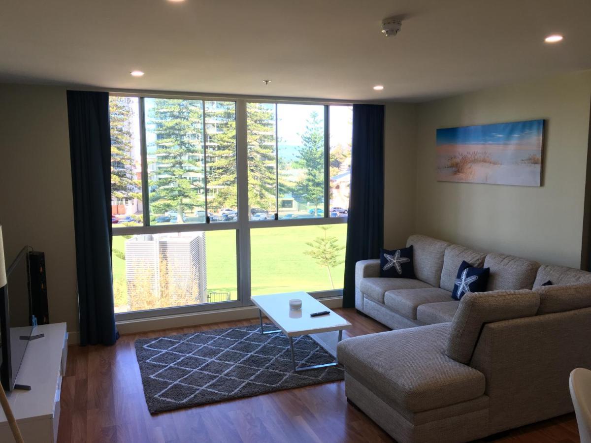 Beachside Luxury Apartments One & Two Bedroom In Beachfront Oaks Pier Building Glenelg Εξωτερικό φωτογραφία