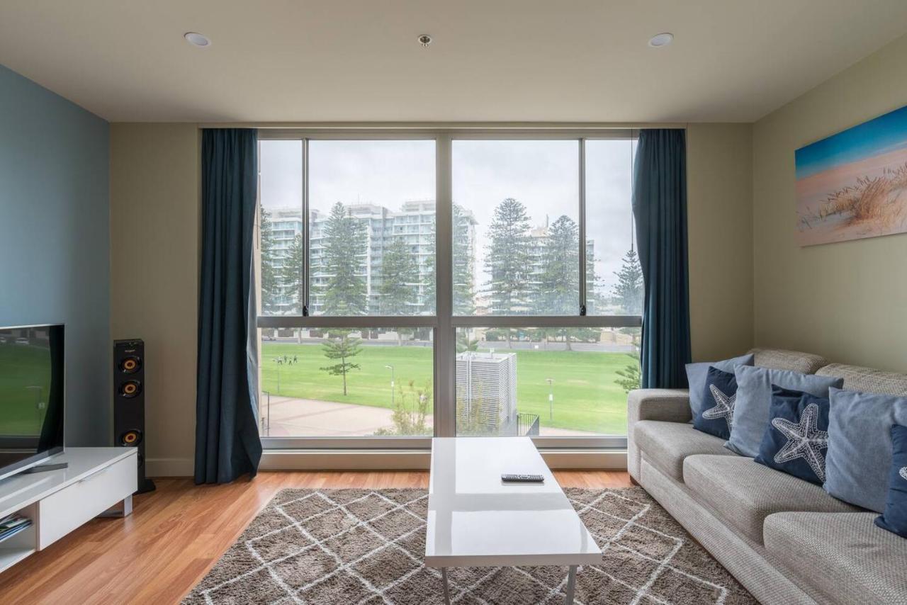 Beachside Luxury Apartments One & Two Bedroom In Beachfront Oaks Pier Building Glenelg Εξωτερικό φωτογραφία