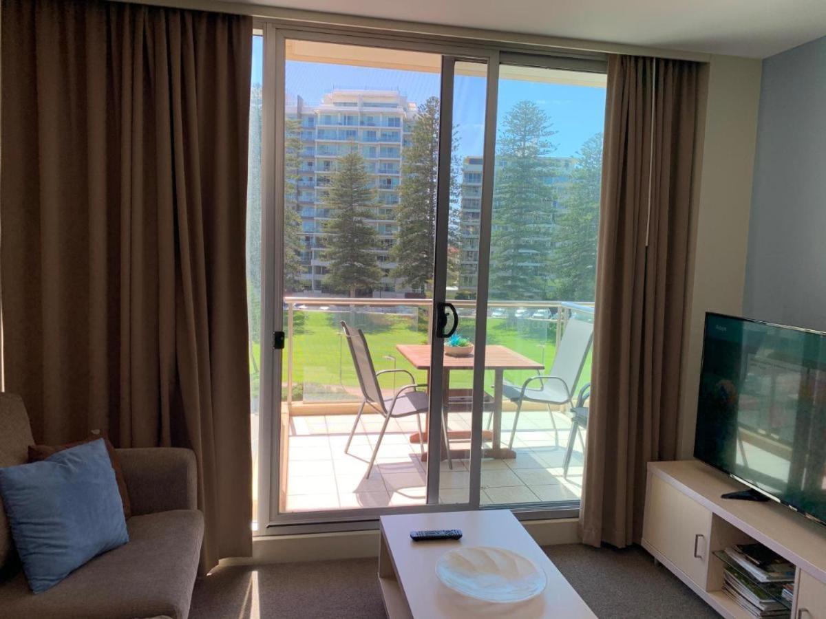 Beachside Luxury Apartments One & Two Bedroom In Beachfront Oaks Pier Building Glenelg Εξωτερικό φωτογραφία
