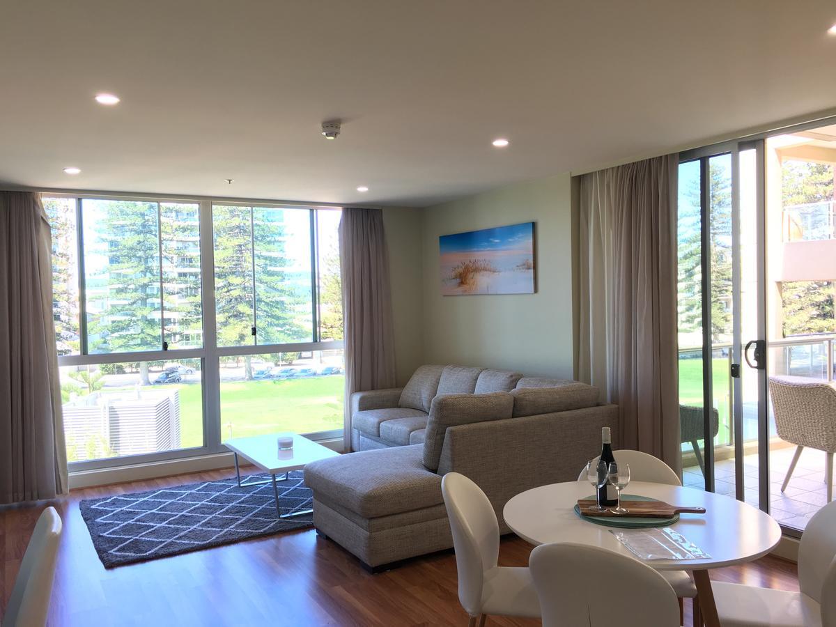 Beachside Luxury Apartments One & Two Bedroom In Beachfront Oaks Pier Building Glenelg Εξωτερικό φωτογραφία