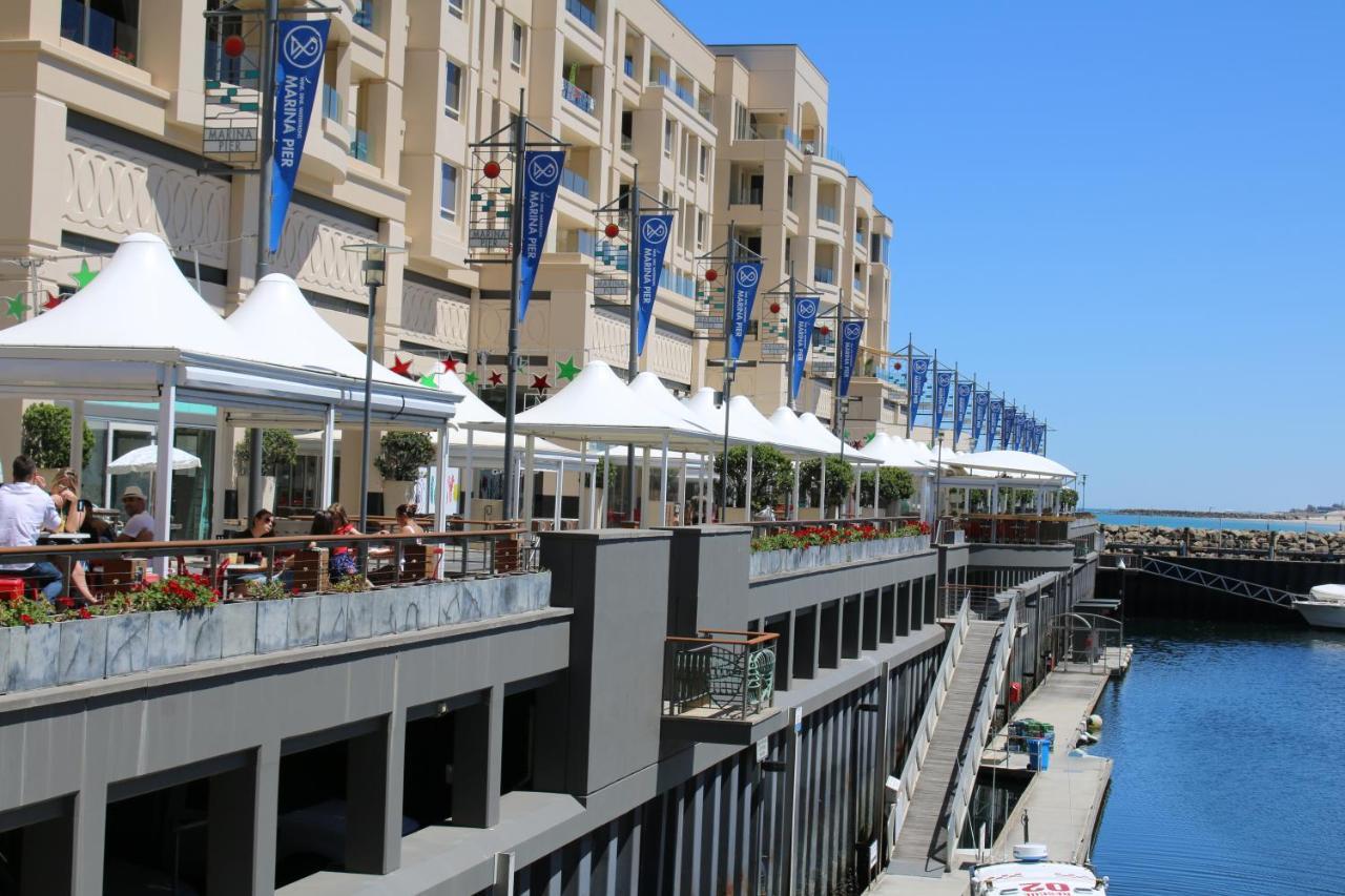Beachside Luxury Apartments One & Two Bedroom In Beachfront Oaks Pier Building Glenelg Εξωτερικό φωτογραφία