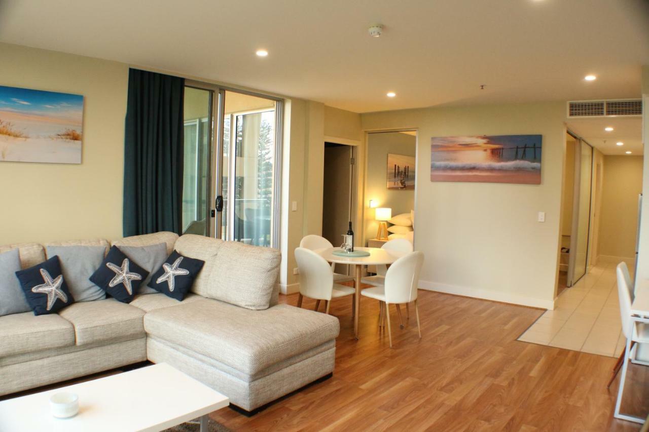 Beachside Luxury Apartments One & Two Bedroom In Beachfront Oaks Pier Building Glenelg Εξωτερικό φωτογραφία